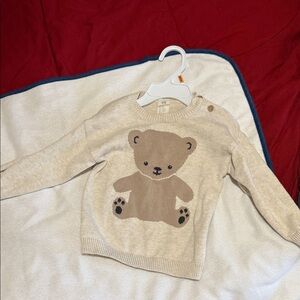 H&M Cream Sweater with Tan Bear Graphic
